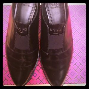 Barely worn Tory Burch black leather oxford size 7